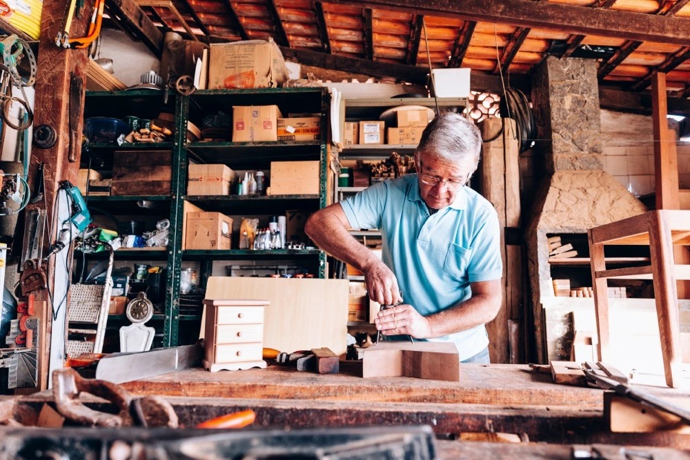 El empleo en adultos mayores creció un 32,6% ante la pérdida de poder adquisitivo