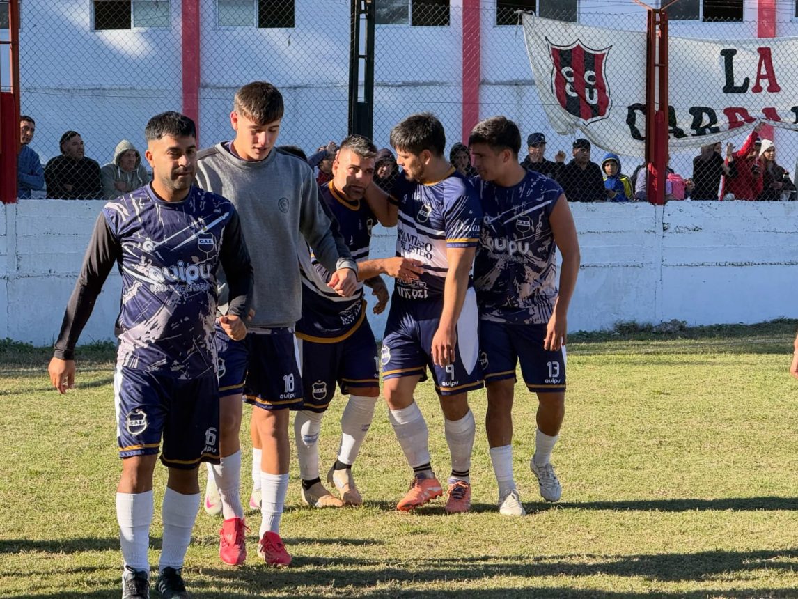 Estudiantes le ganó el clásico a Comercio en el barrio Norte y es puntero de la zona Capital