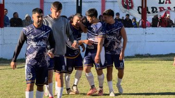 Estudiantes le ganó el clásico a Comercio en el barrio Norte y es puntero de la zona Capital