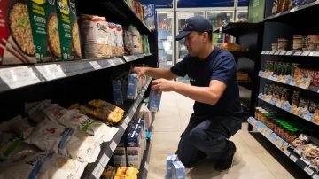 En precios minoristas, la inflación acumula un 300% en la era Milei