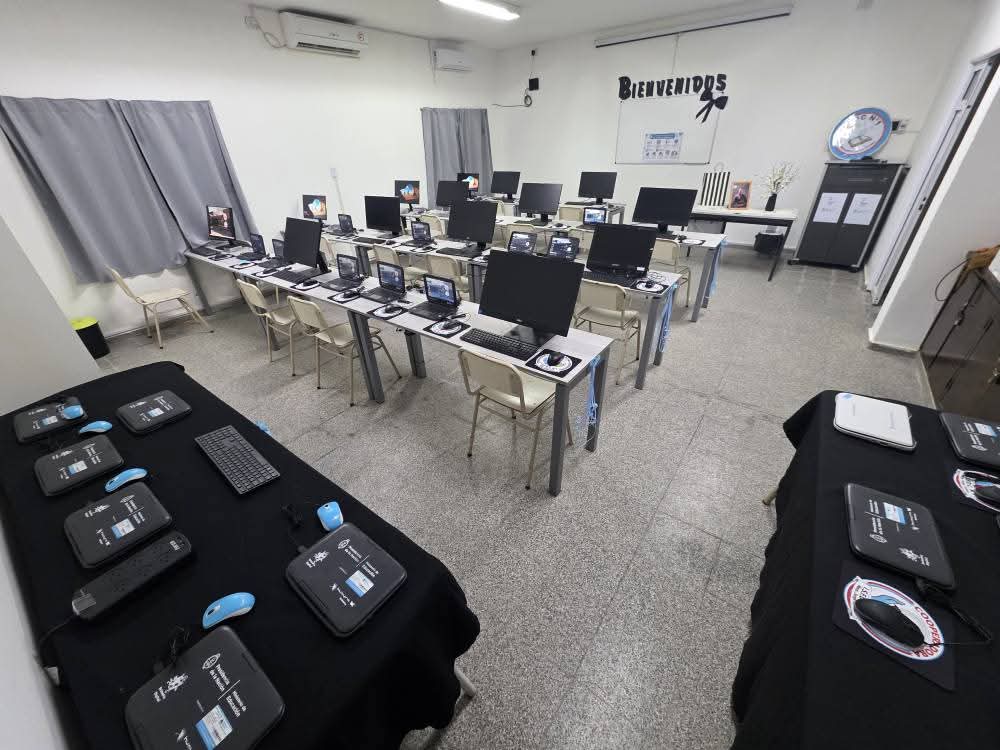 El ISFD N° 1 de Añatuya inauguró su nueva sala de informática