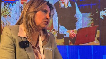 Norma Fuentes destacó el crecimiento de la Smart City y el avance tecnológico en Santiago