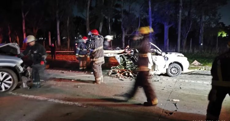 Cinco personas, entre ellas dos menores, murieron tras un brutal choque sobre la Ruta 6