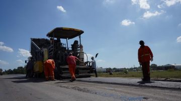 Empresario arregló por su cuenta un tramo de la autopista y ahora Vialidad Nacional lo intima a deshacerlo
