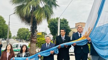 La Banda conmemoró la Revolución de Mayo con un acto en la plaza Belgrano