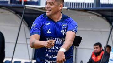 Sarmiento gana, gusta, golea y sube al ritmo de Coco Roldán
