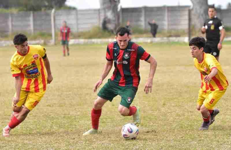 Villa Unión festejó ante Instituto Santiago y sigue sumando