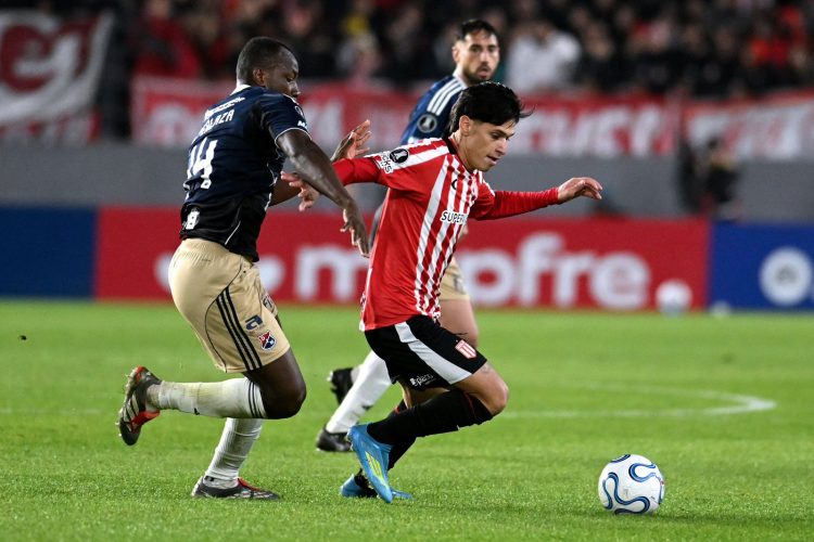 Estudiantes ganó sobre la hora y se metió en los octavos de la Copa Libertadores