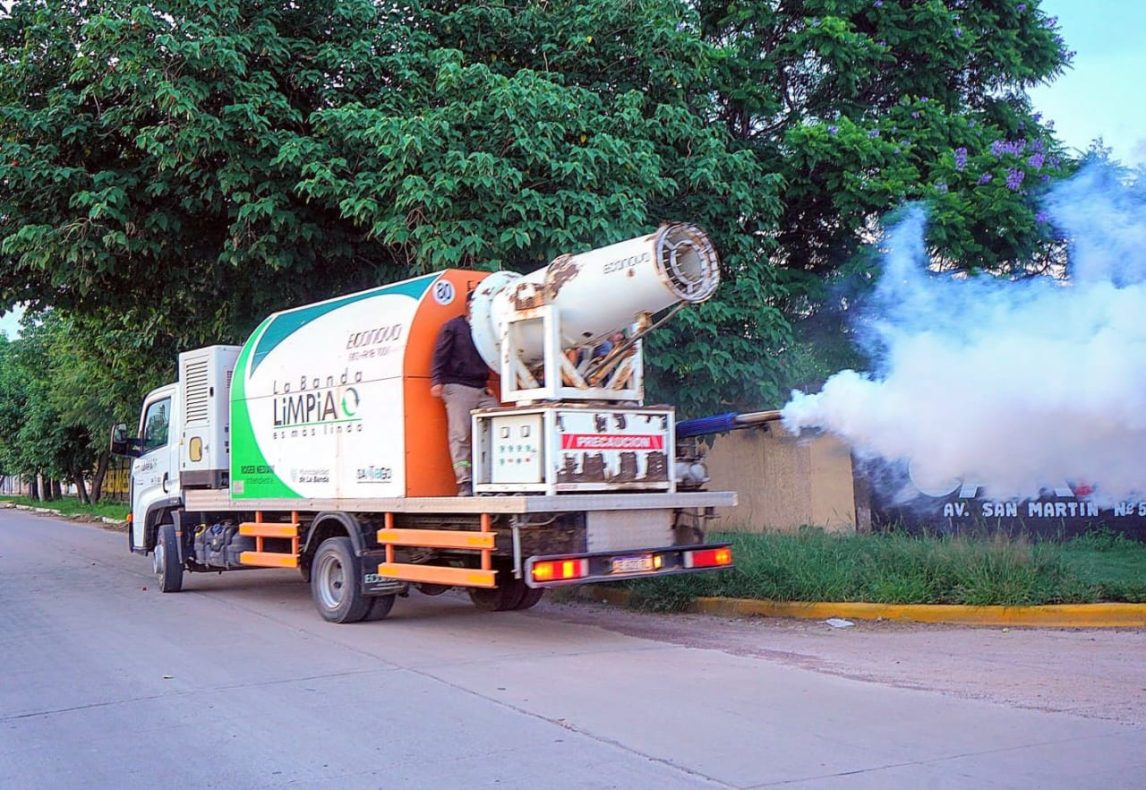 Continúan con los operativos de fumigación y se solicita a los vecinos reforzar las tareas preventivas