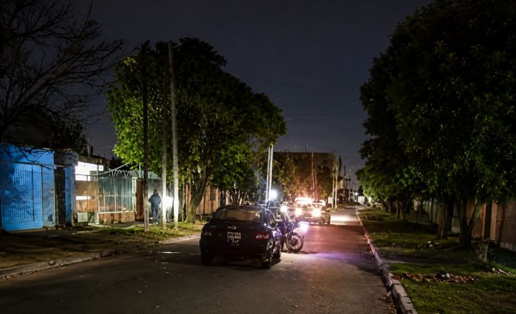 Siniestro vial en la zona norte de la Capital dejó importantes daños materiales