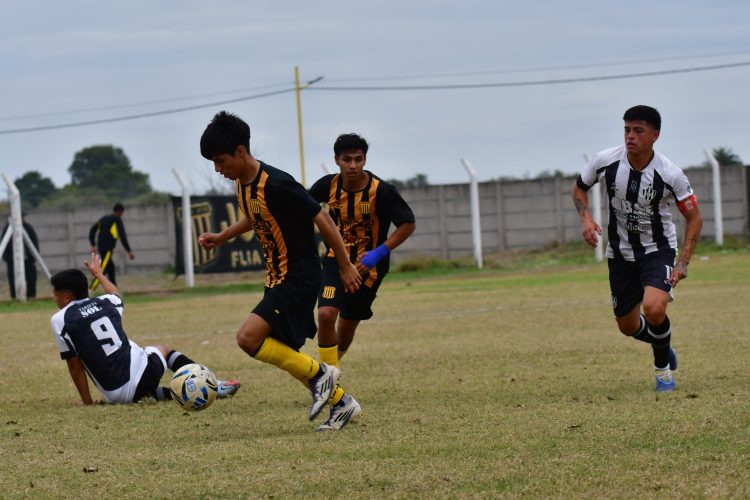 En un caliente clásico, Mitre y Central Córdoba repartieron puntos