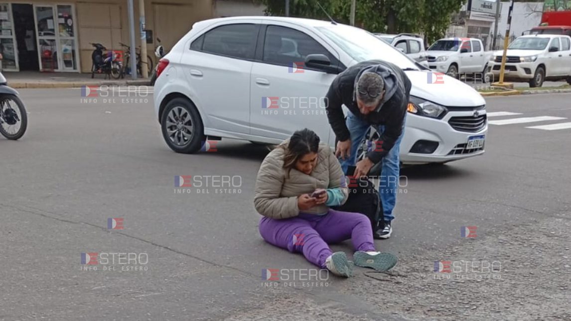Vivió para contarlo: atropellaron a una mujer en pleno centro de La Banda
