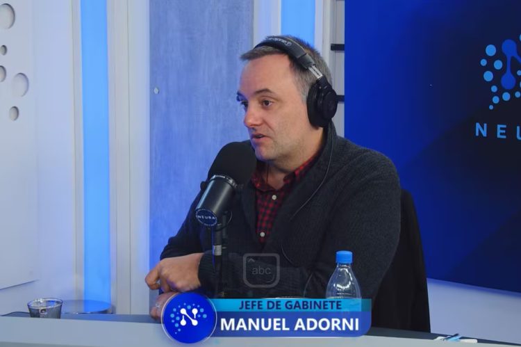 Manuel Adorni demora la presentación de su declaración jurada para junio