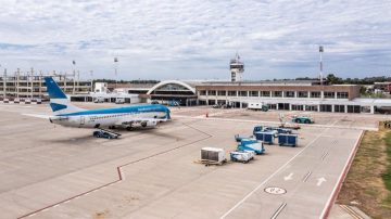 Quisieron tener sexo durante un vuelo y fueron detenidos al aterrizar