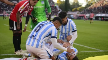 Racing confirmó la grave lesión de Alan Forneris tras el triunfo ante Estudiantes