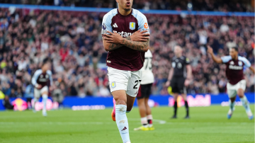 El Aston Villa del Dibu le ganó al Liverpool de Alexis y se clasificó a la Champions