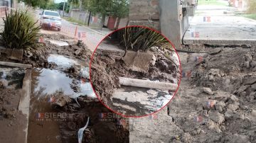 Vecinos denuncian pérdidas de agua y riesgo de derrumbe durante obras de veredas en el barrio Juan Felipe Ibarra