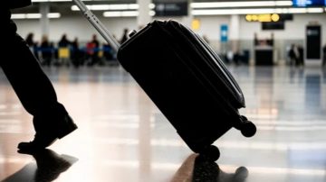 Chau al equipaje gratis: cuánto costará viajar con carry on en Aerolíneas Argentinas