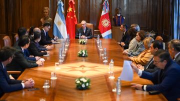 El gobernador Elías Suárez se reunió con el embajador de China en Argentina y un grupo de empresarios
