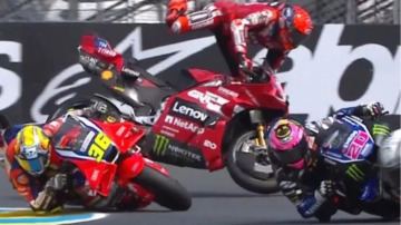 VIDEO: impactante accidente de Marc Márquez en Le Mans