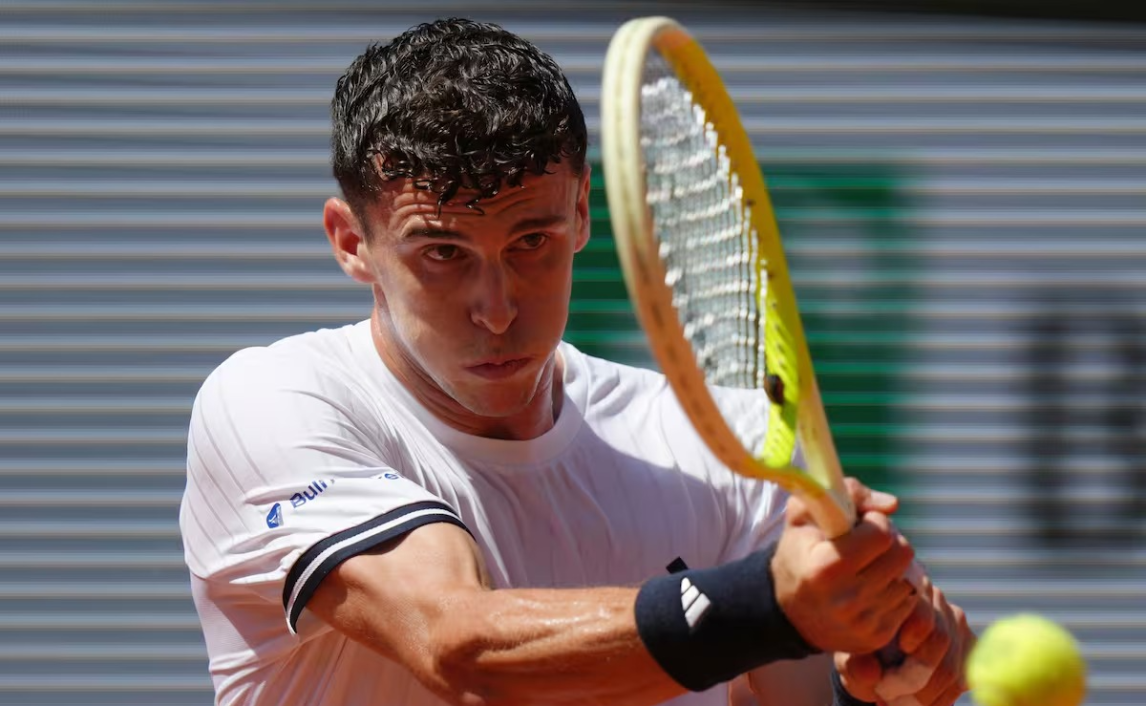 Histórico: el argentino Juan Manuel Cerúndolo eliminó a Jannik Sinner en Roland Garros