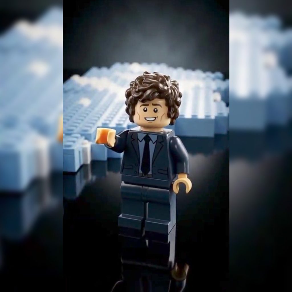 Milei se autofelicitó por el Día del Trabajador con un video en el que está representado como Lego
