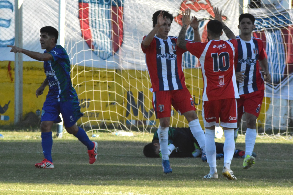 Unión Santiago festejó en el barrio Chino con un triunfo ante Yanda FC