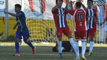 Unión Santiago festejó en el barrio Chino con un triunfo ante Yanda FC