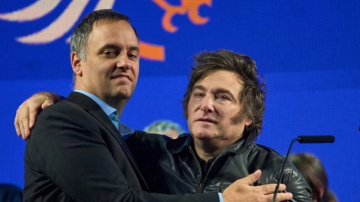 Javier Milei defendió a Manuel Adorni y lo ratificó en su cargo: “Ni en pedo se va”
