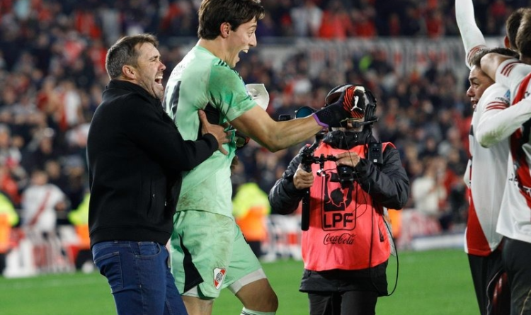 Coudet y el mensaje a la hinchas pese a los insultos previo al empate: “La gente nos acompaña mucho, se hace sentir”