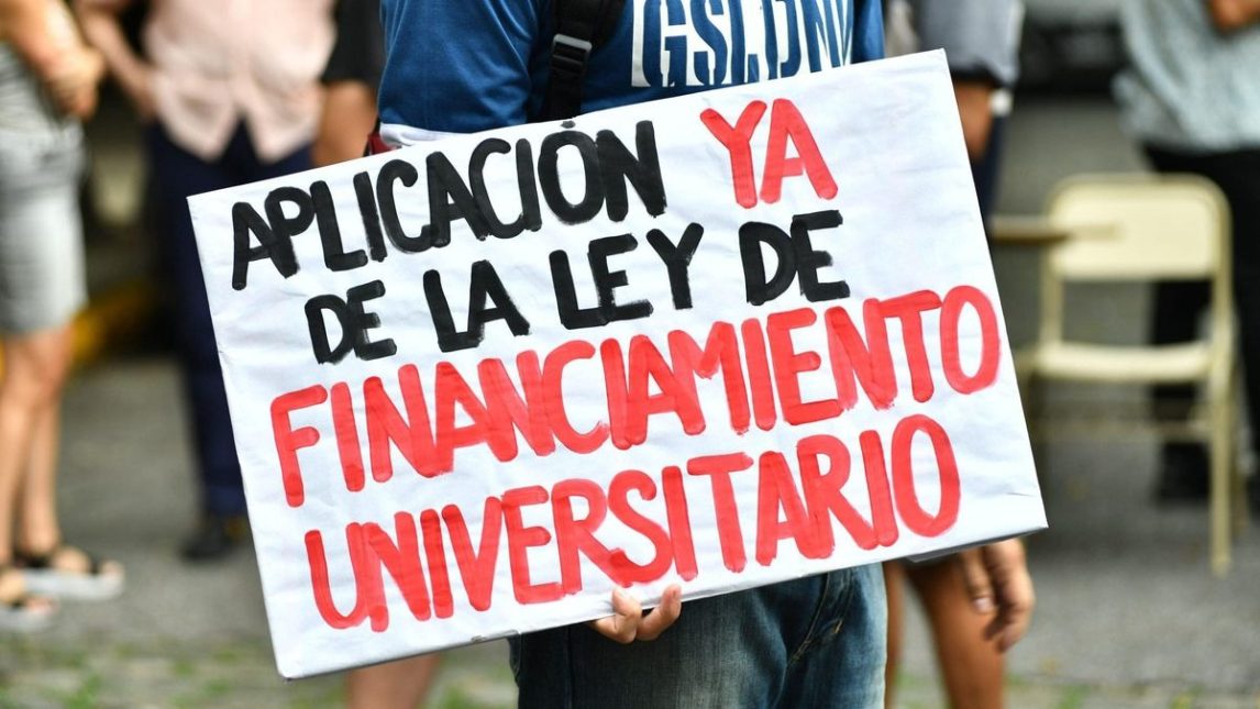 Desde que asumió Javier Milei, las transferencias a las universidades nacionales cayeron 45,6%