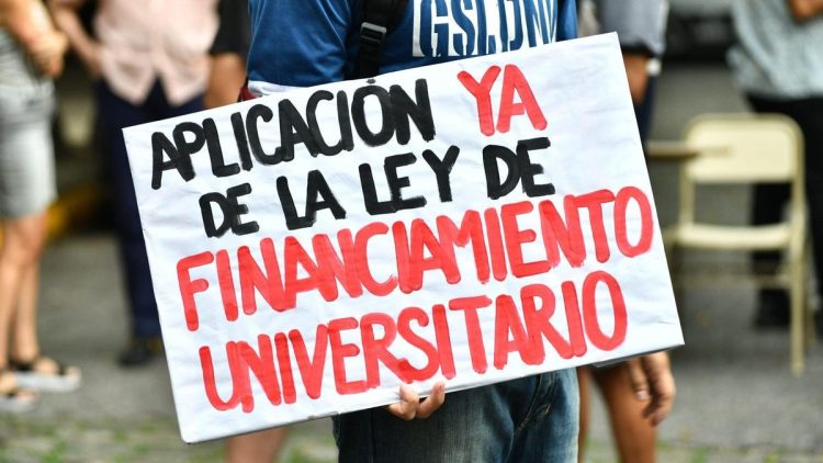 Desde que asumió Javier Milei, las transferencias a las universidades nacionales cayeron 45,6%