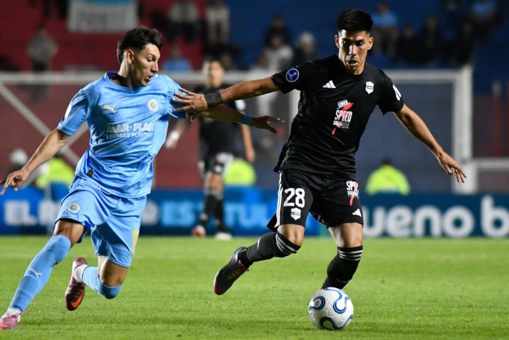 Deportivo Riestra y una visita sin margen de error ante Montevideo City Torque