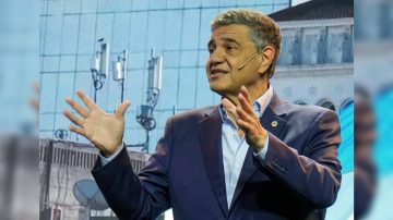 “Los narcos viven con ustedes, no en las Villas”: Increparon a Jorge Macri durante un operativo