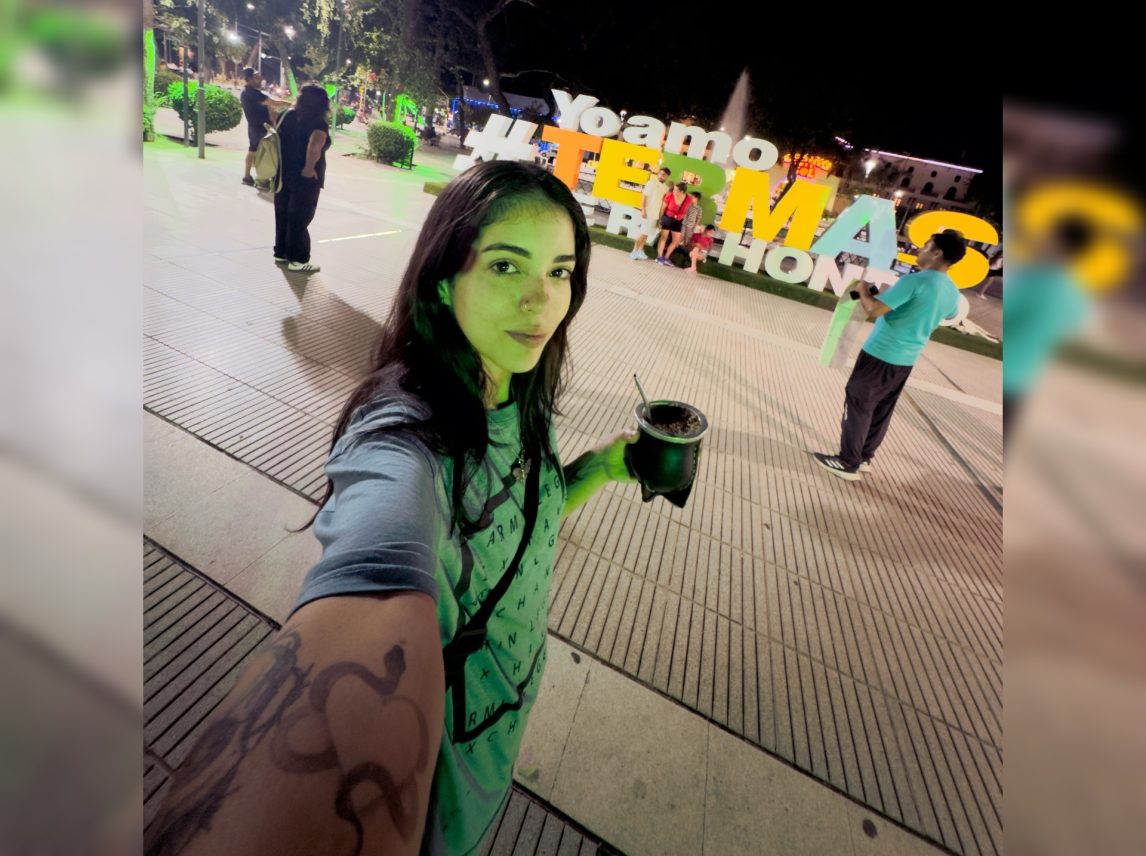 “Me dieron la cola”: venezolana reveló los momentos más vergonzosos que pasó en Santiago