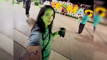 “Me dieron la cola”: venezolana reveló los momentos más vergonzosos que pasó en Santiago