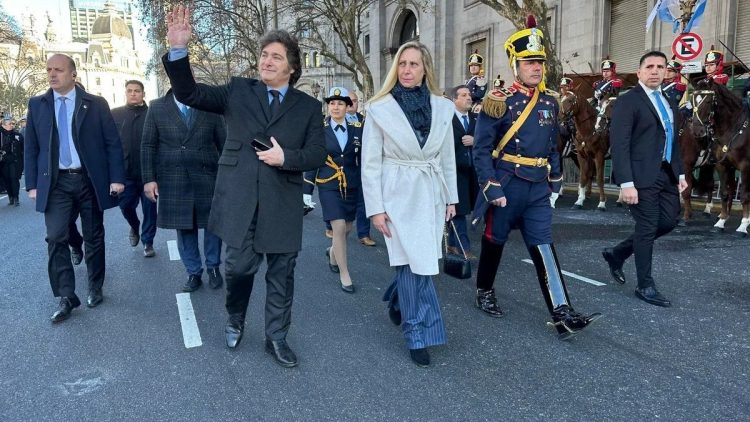 EN VIVO: sin Victoria Villarruel, Javier Milei asiste al Tedeum en busca de una foto de unidad