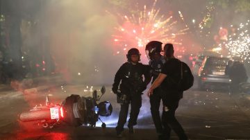 Caos en Francia tras el título del PSG: un muerto, cientos de detenidos y decenas de policías heridos