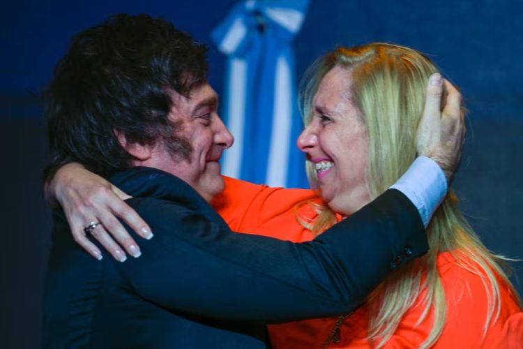 Javier Milei y Karina Milei fueron denunciados por uso de fondos públicos en viajes personales