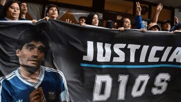 Juicio por la muerte de Maradona: declaran el exdirector de la Clínica Olivos y el neurocirujano que lo operó