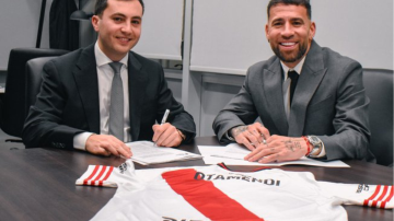 Otamendi firmó contrato y se convirtió en el primer refuerzo de River