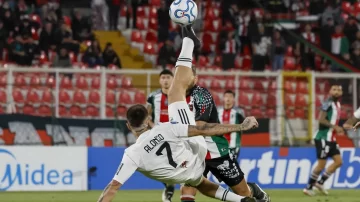 Riestra cerró su histórica participación internacional con un empate en Chile