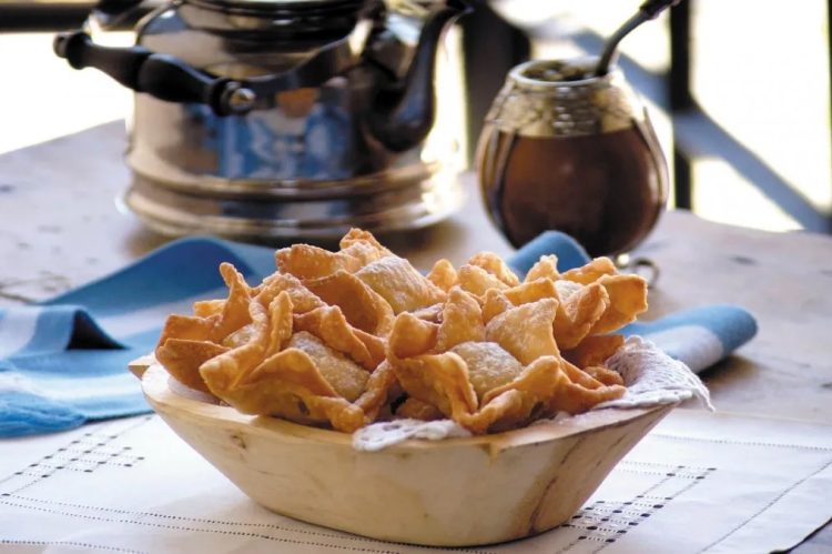 ¡Pastelitos calientes que queman los dientes!: la historia detrás de este manjar patrio