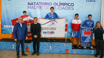 El jefe de Gabinete de Ministros, participó de la premiación del Campeonato República de Natación