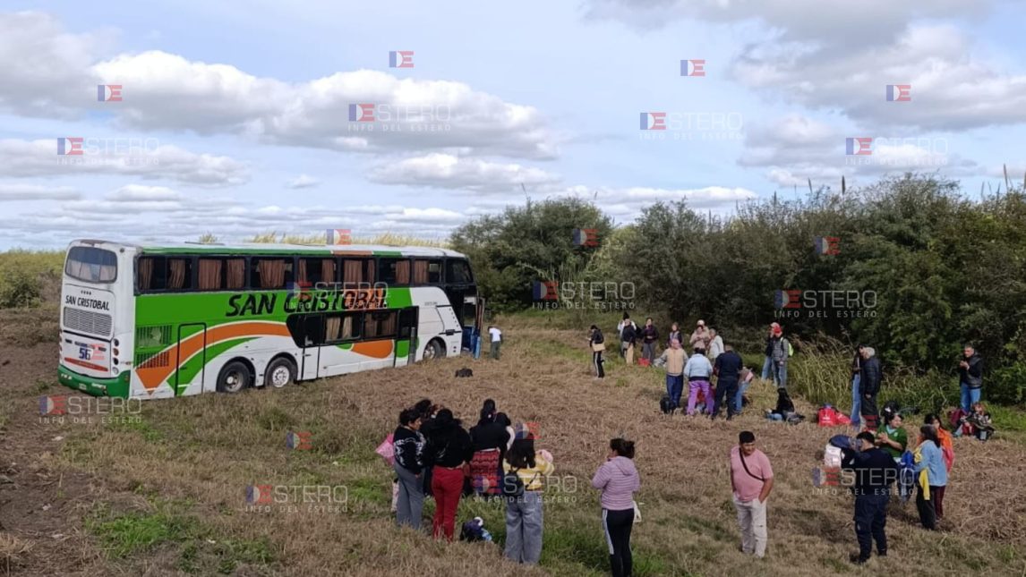 Un colectivo de la empresa San Cristóbal despistó en la Ruta 34 y hay pasajeros heridos