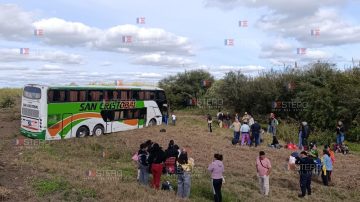 Un colectivo de la empresa San Cristóbal despistó en la Ruta 34 y hay pasajeros heridos