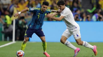 Colombia debutó con una victoria ante Uzbekistán y es líder del Grupo K