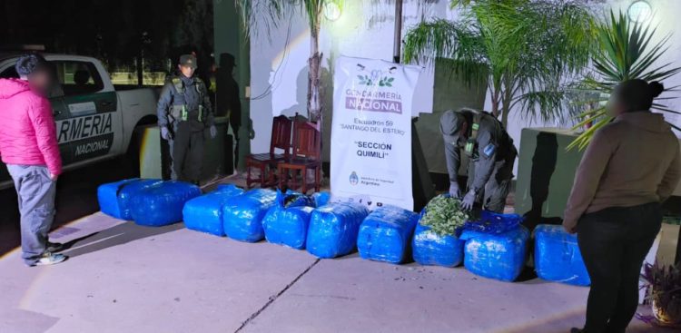 Interceptan en Santiago del Estero un tour de compras con más de 700 kilos de hojas de coca