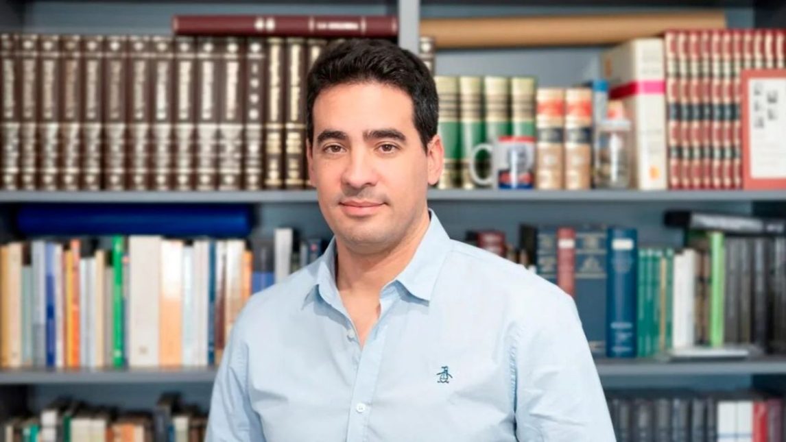 De cuánto es la fortuna de Adrián Ravier, el vocero que reemplazará a Manuel Adorni: esto dice su declaración jurada