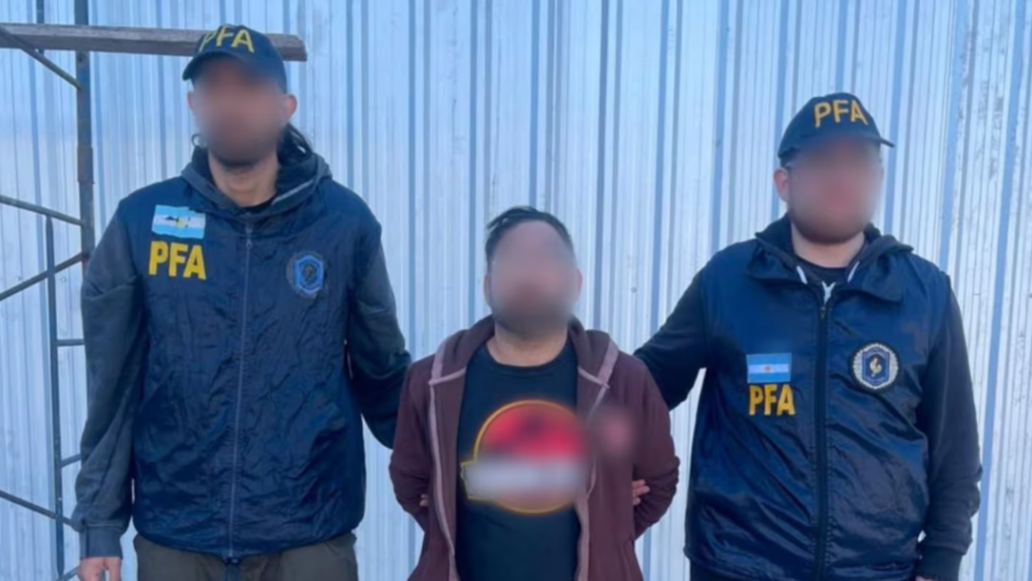 Detienen a un pai umbanda acusado de torturar y abusar sexualmente de una familia: les prometía solucionar sus problemas con rituales